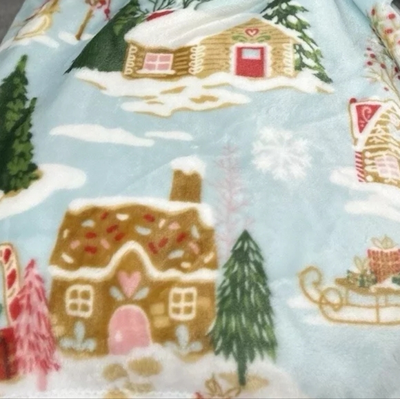 Envogue Christmas Blue GINGERBREAD VILLAGE Throw Blanket New - Picture 3 of 3